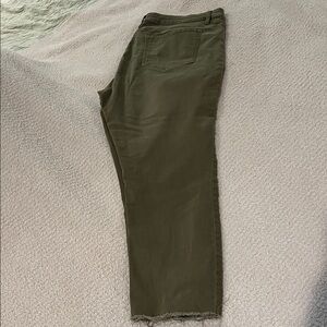 LOFT Women's Olive Cropped Jeans